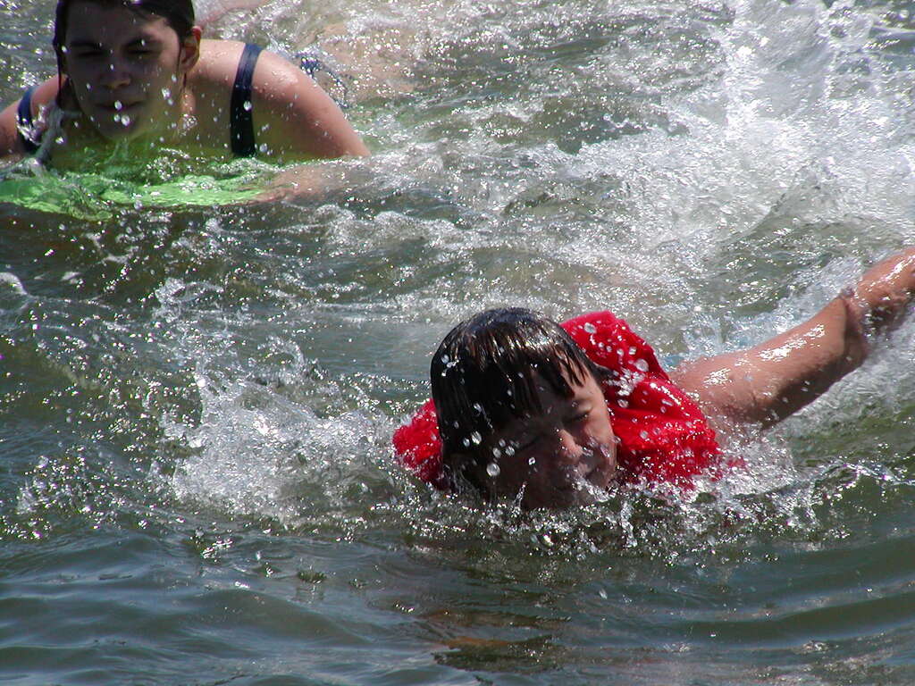 No description provided for: /2002/07-09/0716-sailing/photo13.html