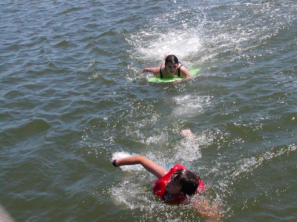 No description provided for: /2002/07-09/0716-sailing/photo14.html