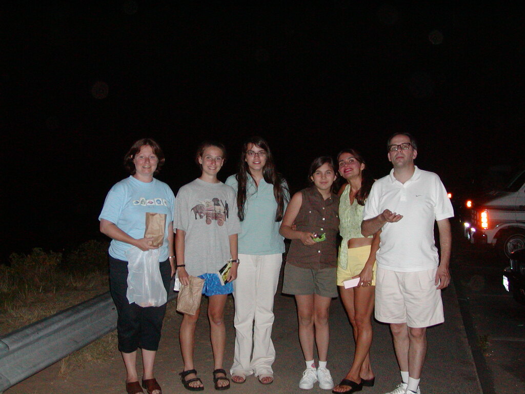 No description provided for: /2002/07-09/0718-chattam-light-beach/photo02.html