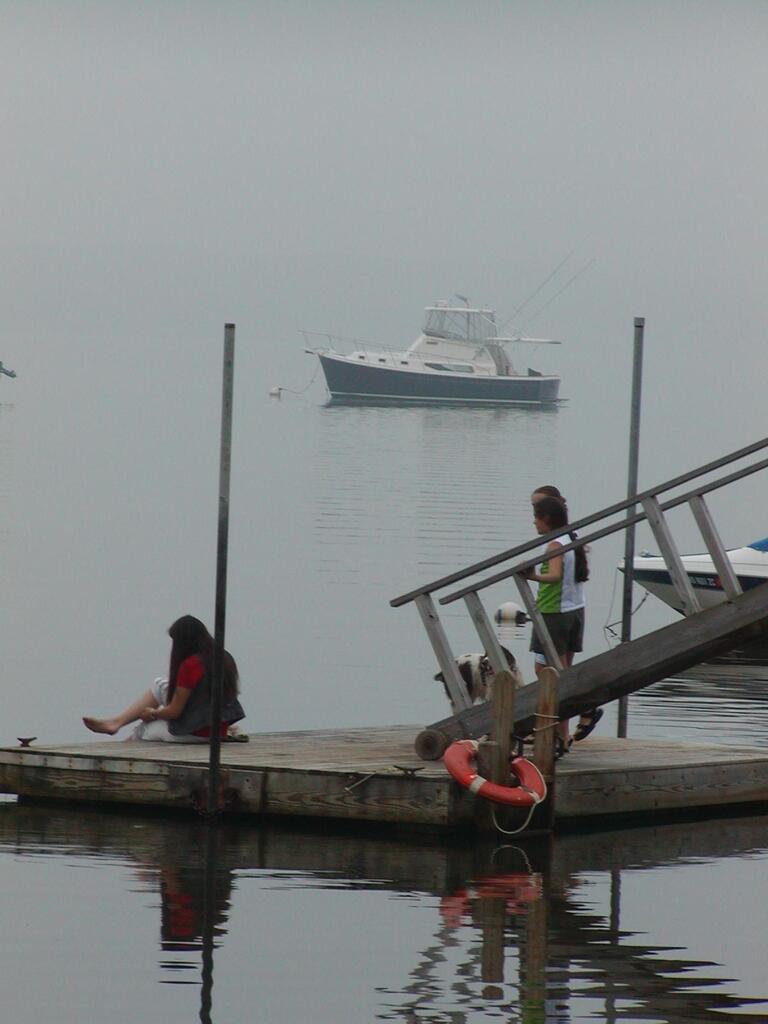 No description provided for: /2002/07-09/0719-quanset-pond/photo05.html