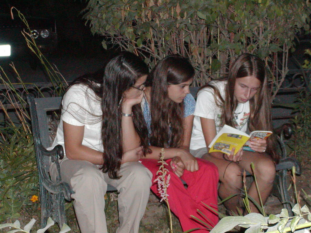 No description provided for: /2002/07-09/0719-virginia-bday/photo02.html