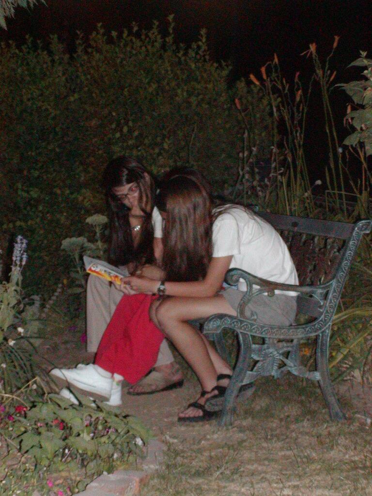 No description provided for: /2002/07-09/0719-virginia-bday/photo03.html