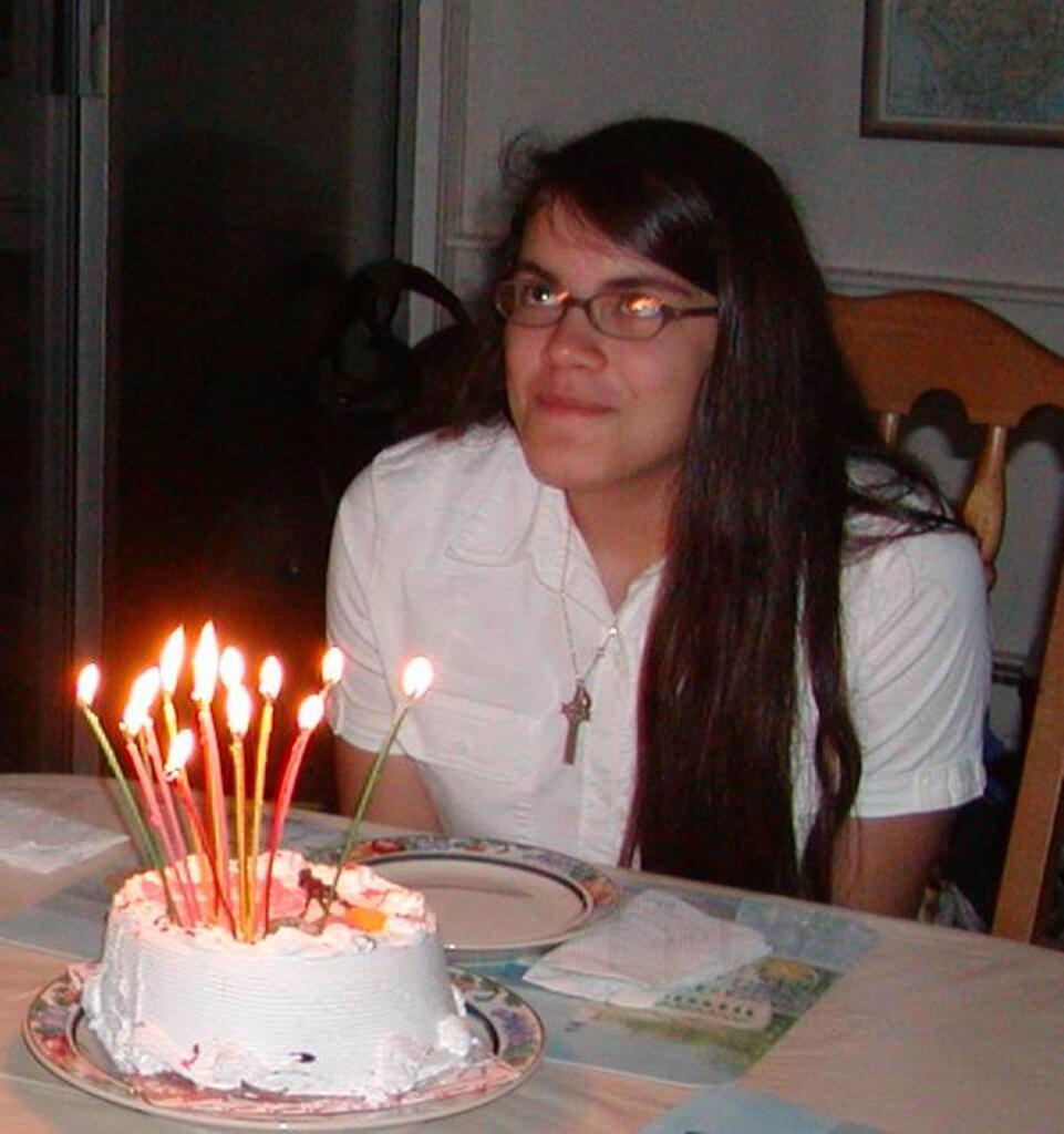 No description provided for: /2002/07-09/0719-virginia-bday/photo05.html