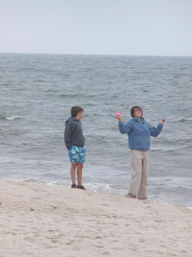 No description provided for: /2002/07-09/0720-kites/_1/photo15.html