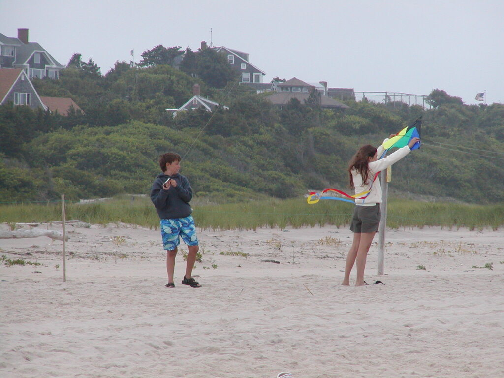 No description provided for: /2002/07-09/0720-kites/_2/photo23.html