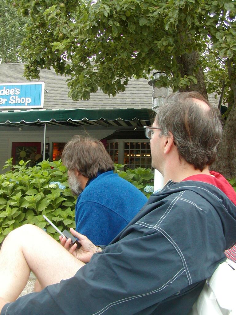 No description provided for: /2002/07-09/0720-kites/_3/photo51.html