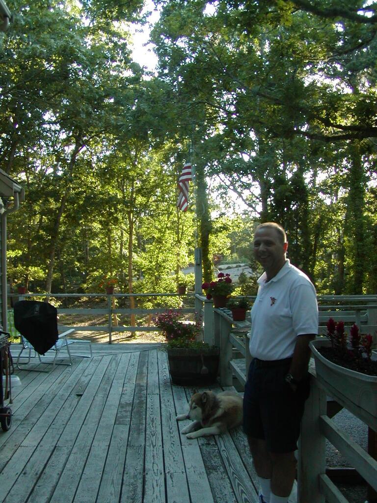 No description provided for: /2002/07-09/0724-cape-sam+snowball/photo02.html