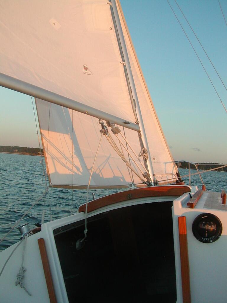 No description provided for: /2002/07-09/0725-sunrise-sail/_2/photo21.html