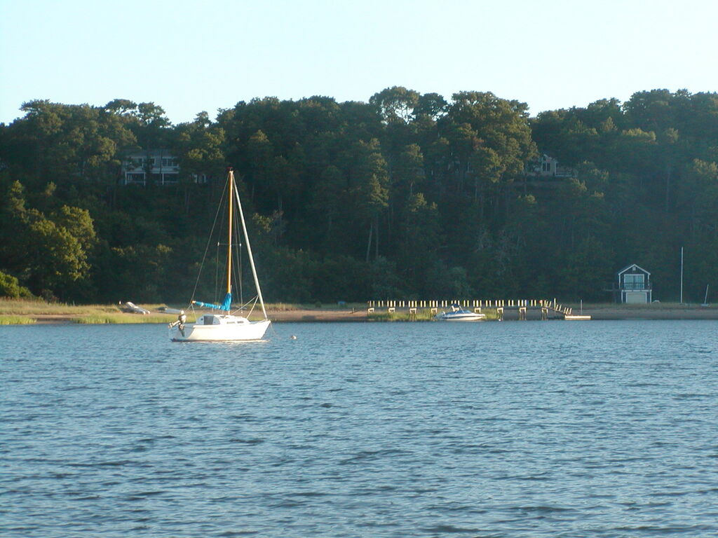 No description provided for: /2002/07-09/0725-sunrise-sail/_2/photo28.html