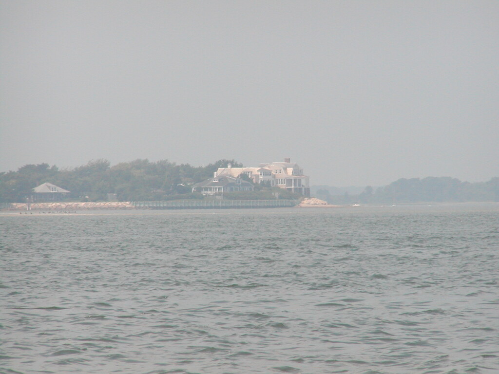 No description provided for: /2002/07-09/0730-sail-to-atlantic/_1/photo13.html