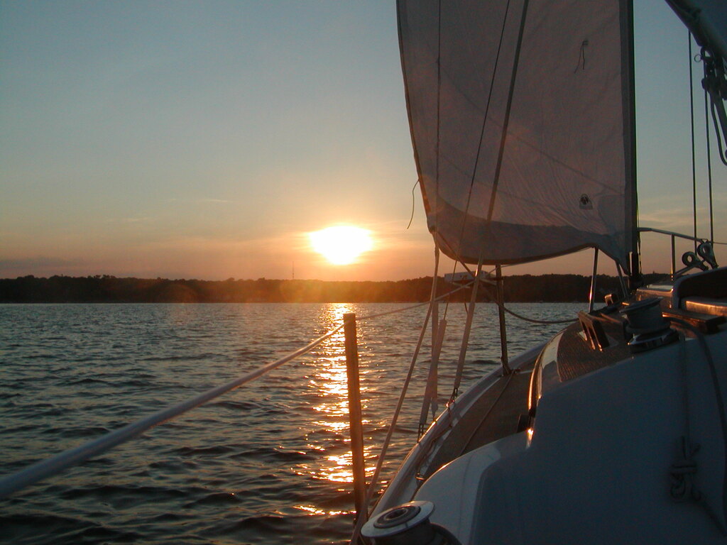 No description provided for: /2002/07-09/0801-sunset-sail/_1/photo08.html