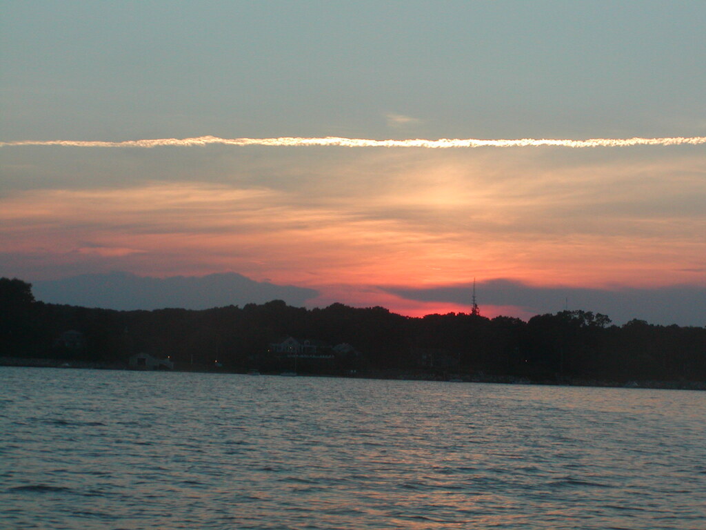 No description provided for: /2002/07-09/0801-sunset-sail/_2/photo30.html