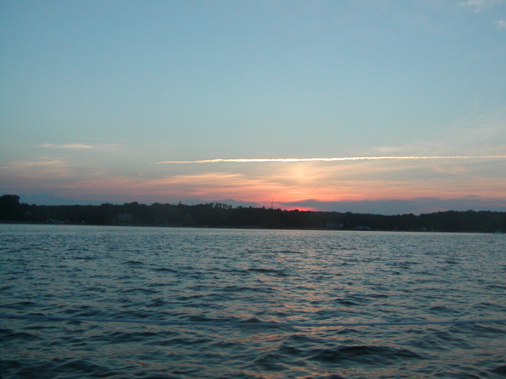 No description provided for: /2002/07-09/0801-sunset-sail/_2/photo31.html