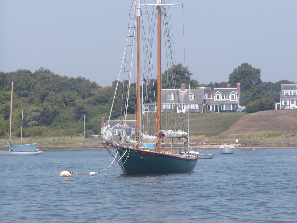 No description provided for: /2002/07-09/0804-seal-tour/_1/photo03.html