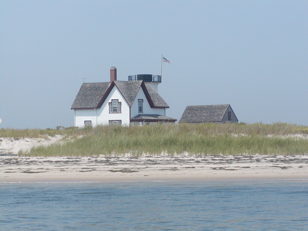 No description provided for: /2002/07-09/0804-seal-tour/_1/photo05.html