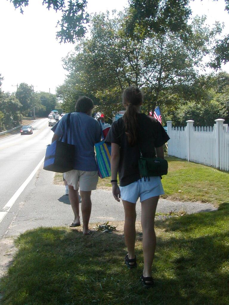 No description provided for: /2002/07-09/0804-seal-tour/_2/photo36.html