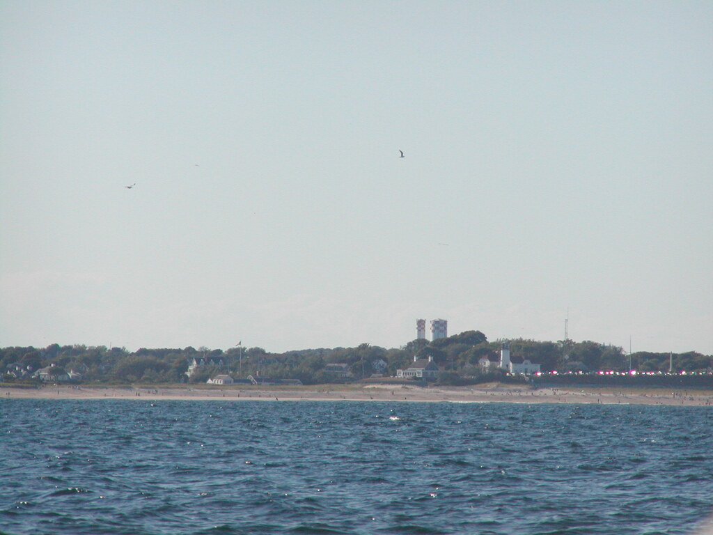 No description provided for: /2002/07-09/0808-monomoy-sail/photo01.html