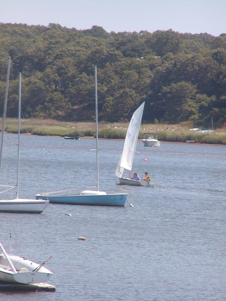 No description provided for: /2002/07-09/0811-erin420/photo10.html