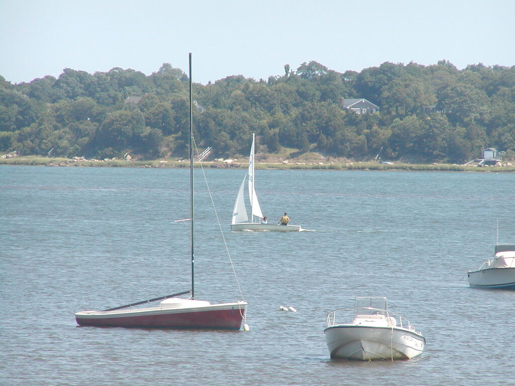 No description provided for: /2002/07-09/0811-erin420/photo11.html