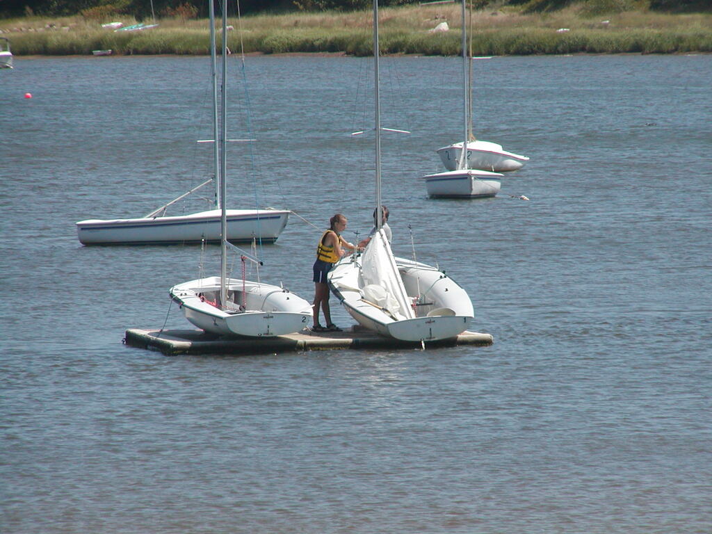 No description provided for: /2002/07-09/0811-erin420/photo22.html