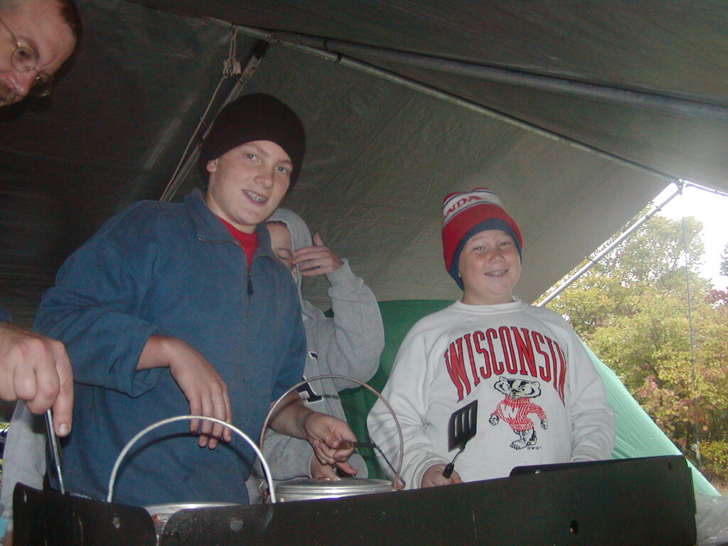 No description provided for: /2002/10-12/1012-bsa-block-island/photo01.html