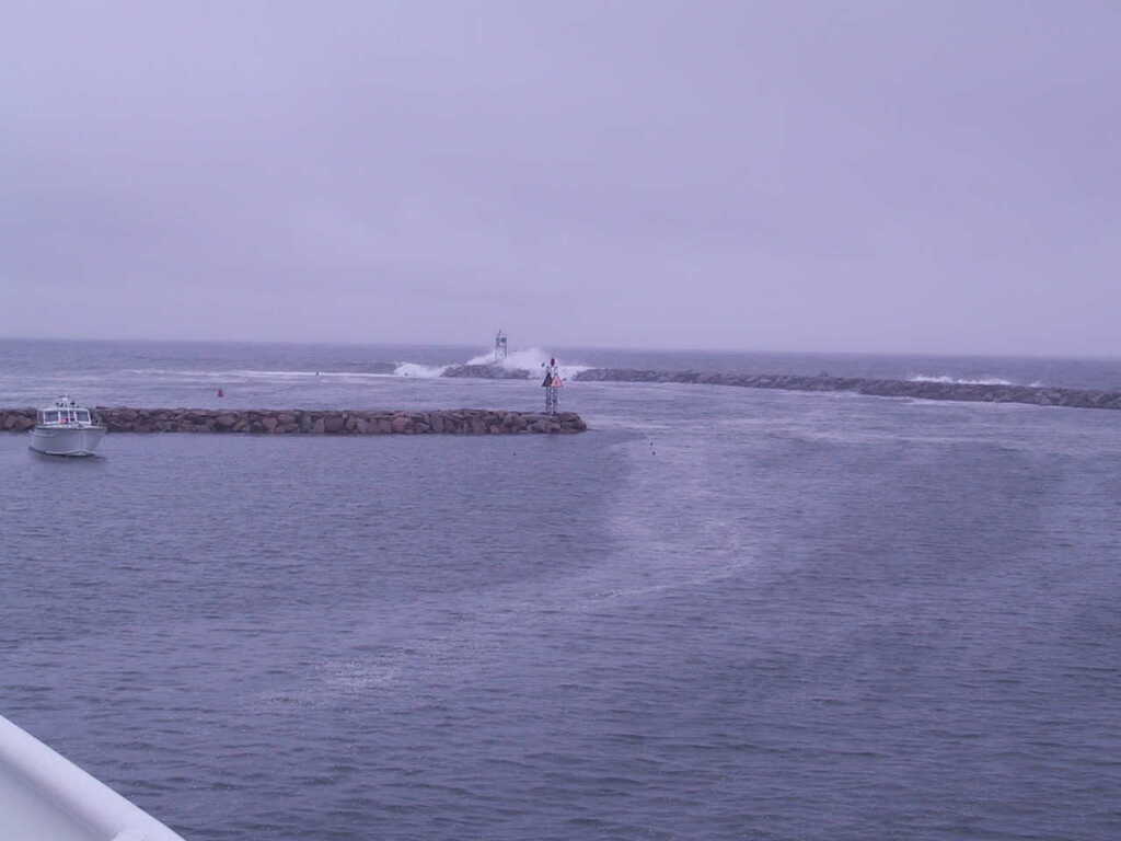 No description provided for: /2002/10-12/1012-bsa-block-island/photo06.html