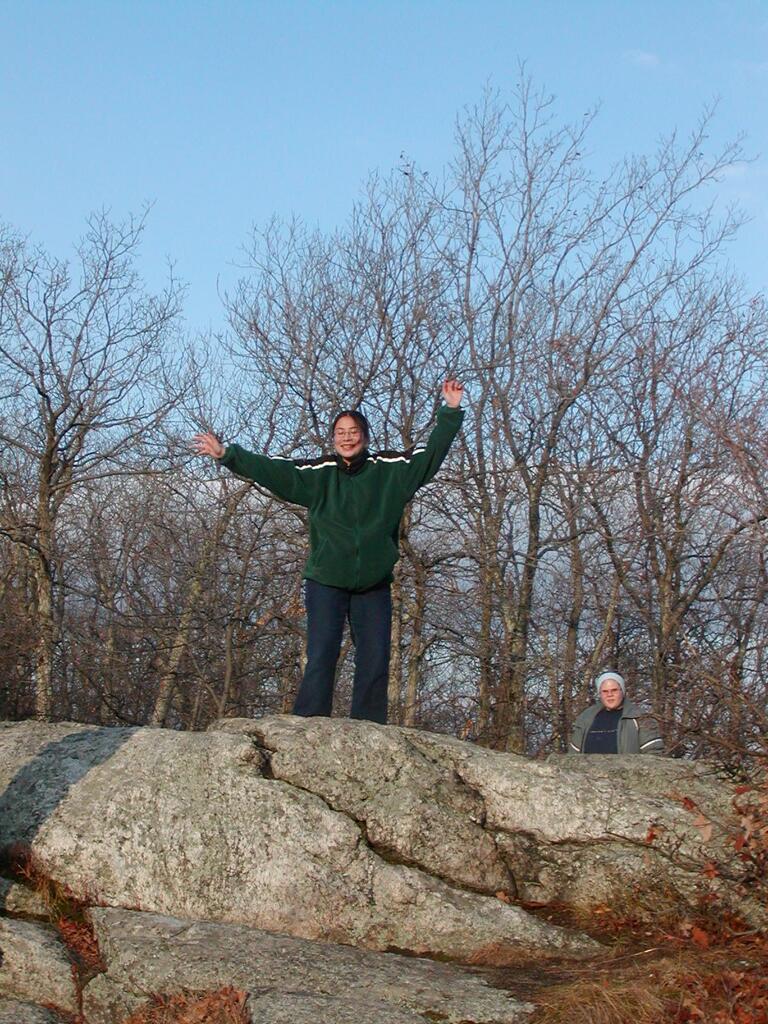 No description provided for: /2002/10-12/1124-bday-hike/_2/photo34.html