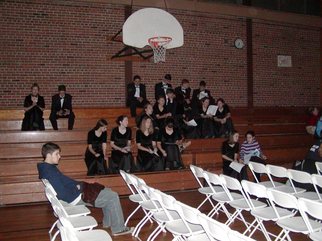No description provided for: /2002/10-12/1217-band-concert/_1/photo03.html