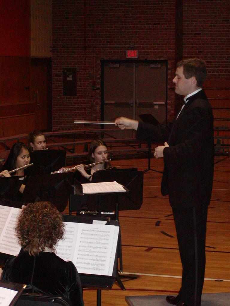No description provided for: /2002/10-12/1217-band-concert/_1/photo11.html