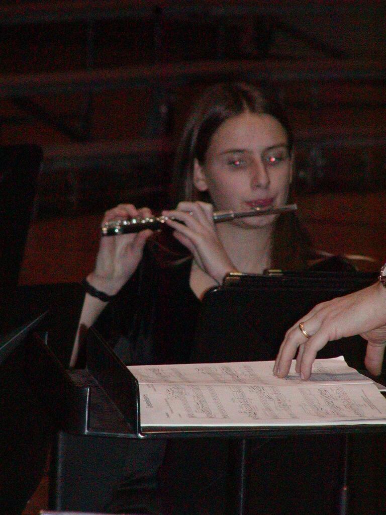 No description provided for: /2002/10-12/1217-band-concert/_1/photo13.html
