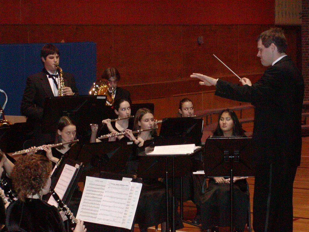 No description provided for: /2002/10-12/1217-band-concert/_1/photo15.html
