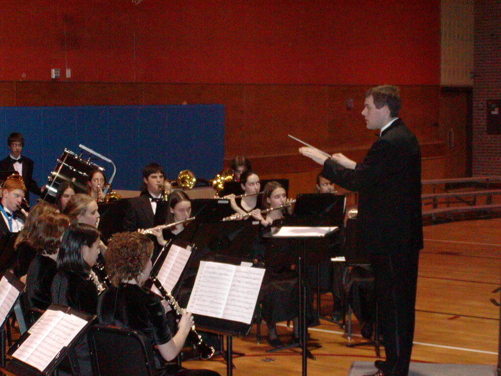 No description provided for: /2002/10-12/1217-band-concert/_1/photo17.html