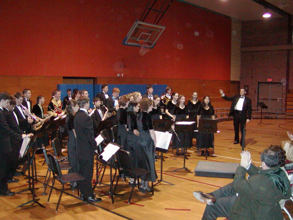 No description provided for: /2002/10-12/1217-band-concert/_1/photo18.html