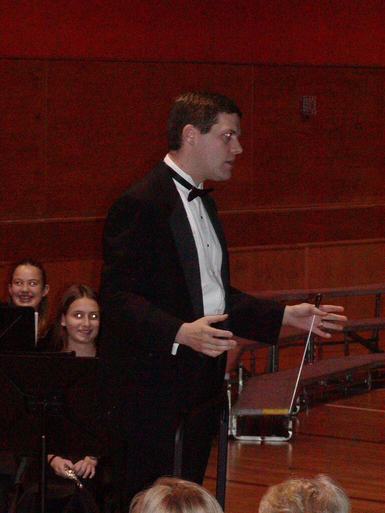 No description provided for: /2002/10-12/1217-band-concert/_2/photo20.html
