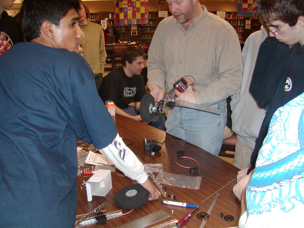 No description provided for: /2002/10-12/1217-robotics/photo08.html