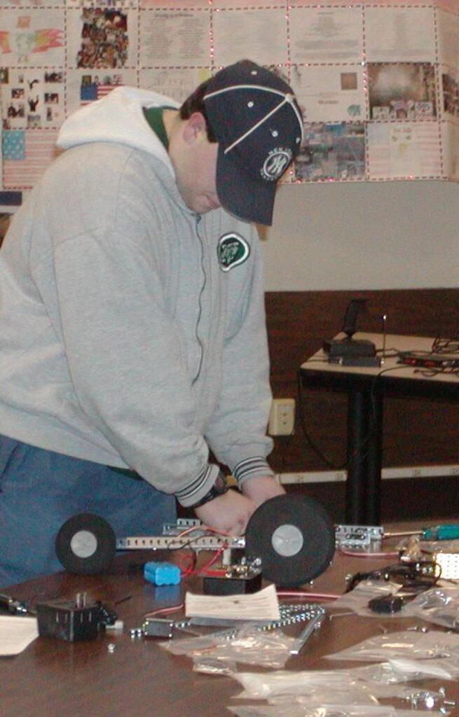 No description provided for: /2002/10-12/1217-robotics/photo10.html