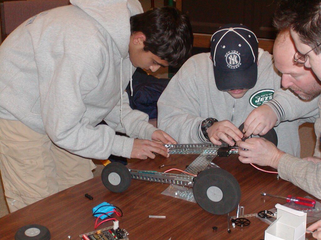 No description provided for: /2002/10-12/1217-robotics/photo12.html