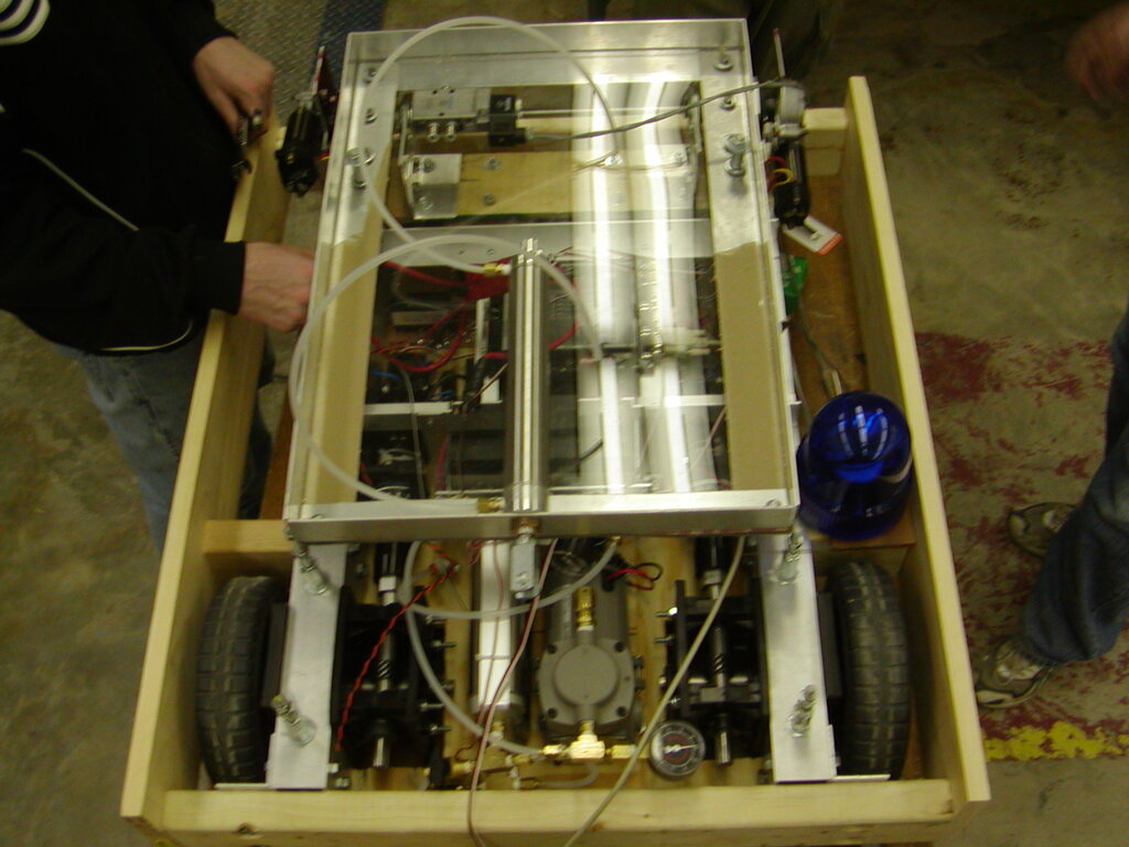 No description provided for: /2003/01-03/0214-bhs-robo/photo02.html