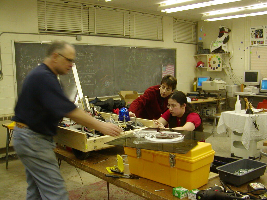 No description provided for: /2003/01-03/0214-bhs-robo/photo13.html