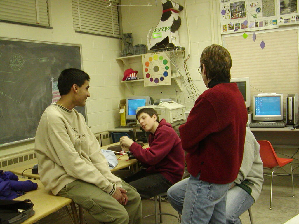 No description provided for: /2003/01-03/0214-bhs-robo/photo17.html
