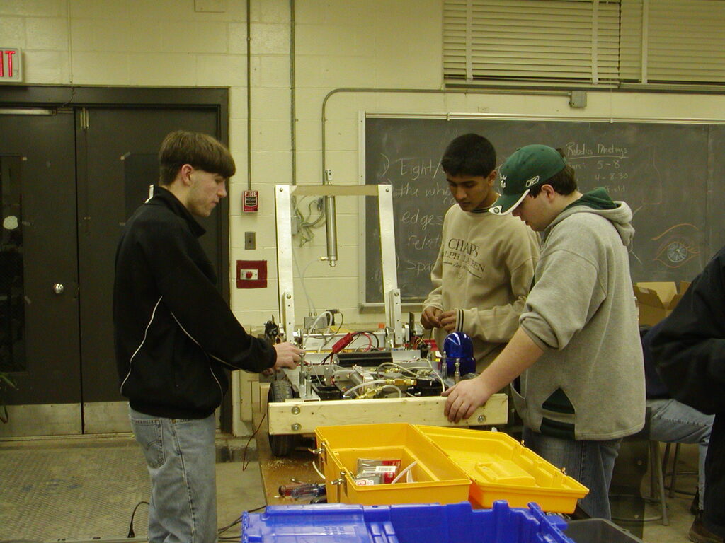 No description provided for: /2003/01-03/0214-bhs-robo/photo21.html
