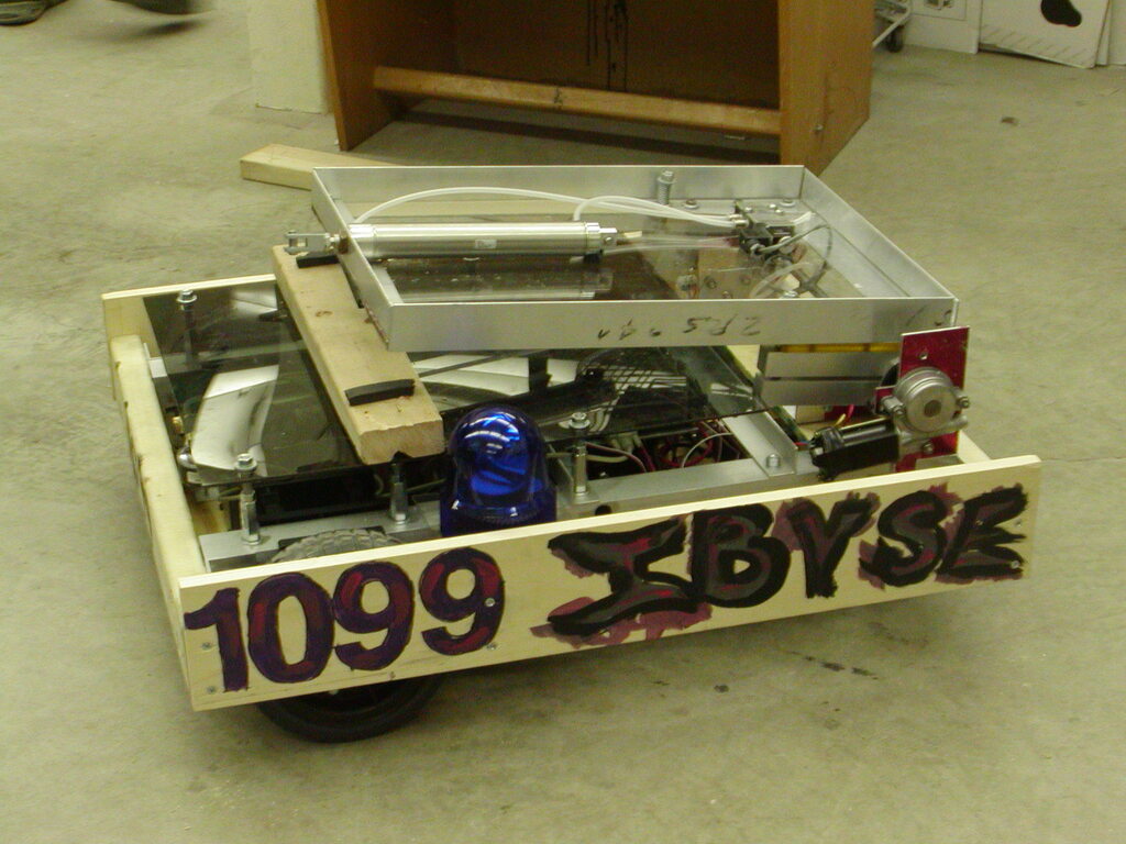 No description provided for: /2003/01-03/0214-bhs-robo/photo22.html