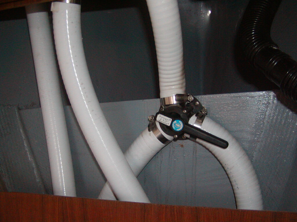 No description provided for: /2003/04-06/0504-boat-jobs/photo08.html