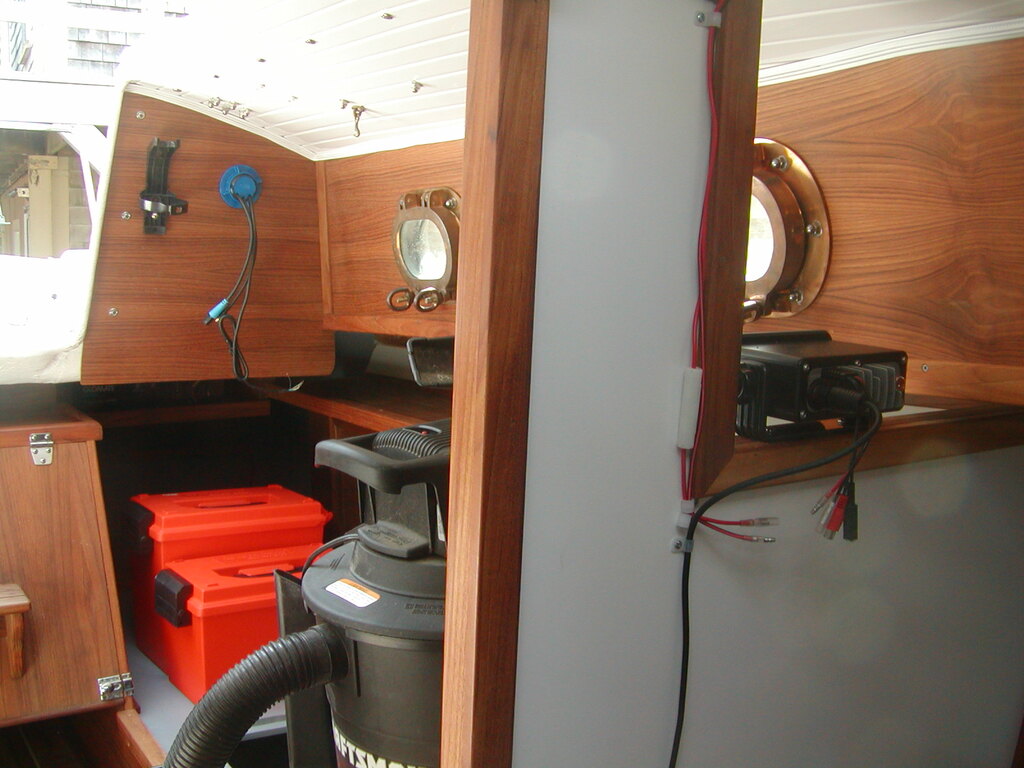 No description provided for: /2003/04-06/0504-boat-jobs/photo10.html