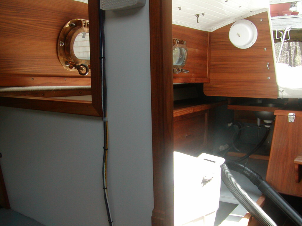 No description provided for: /2003/04-06/0504-boat-jobs/photo11.html