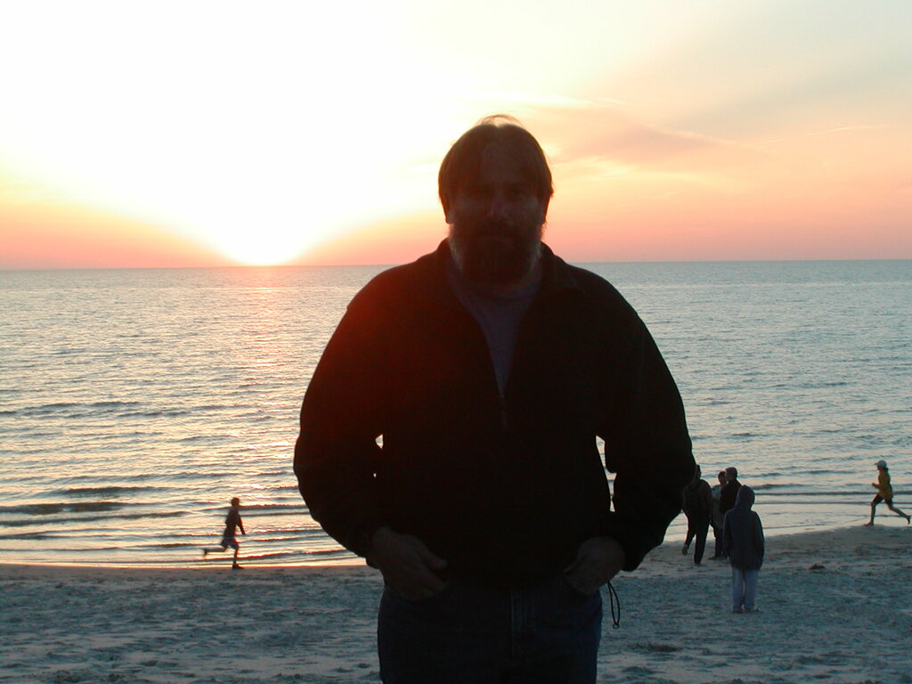 No description provided for: /2003/04-06/0510-skaket-sunset/photo04.html