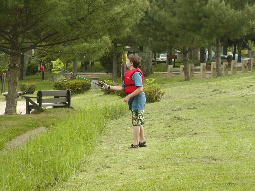 No description provided for: /2003/04-06/0525-bday-kayak/_2/photo29.html