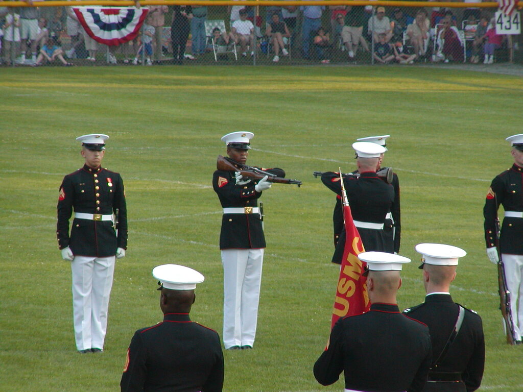 No description provided for: /2003/04-06/0625-marine-band/_3/photo41.html