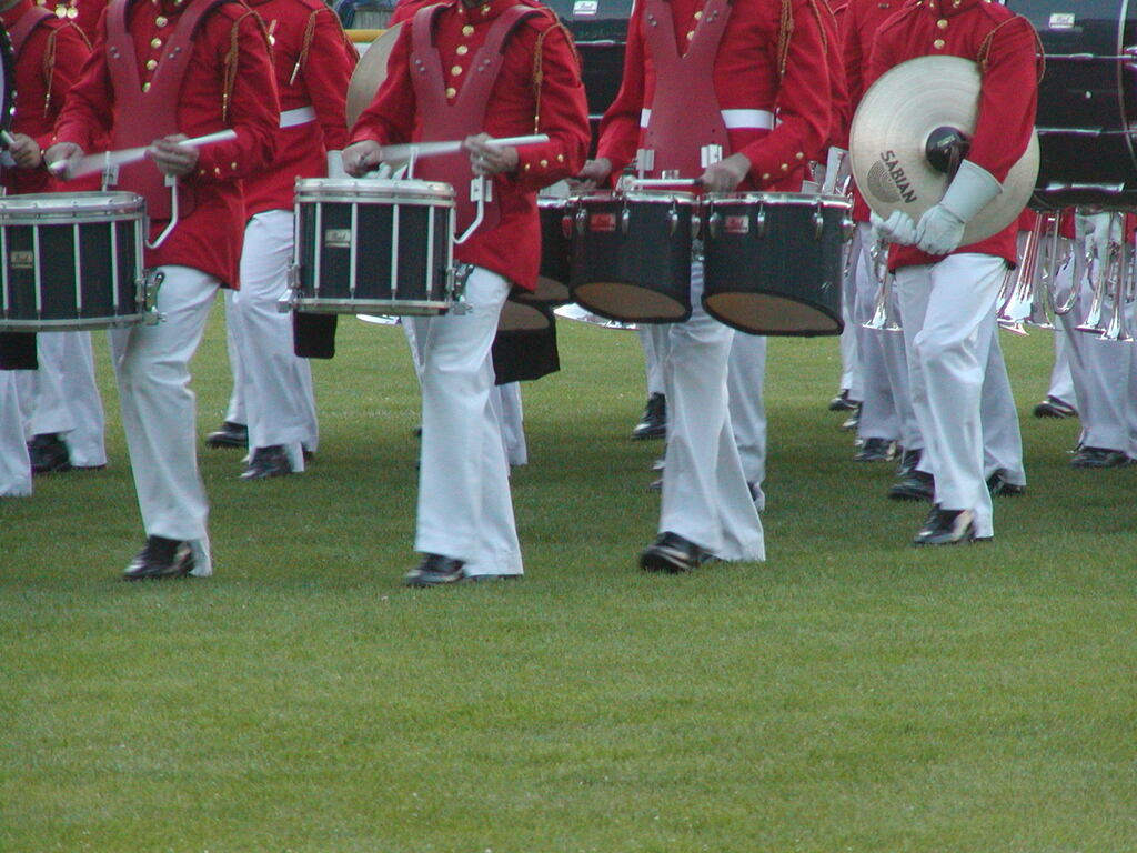 No description provided for: /2003/04-06/0625-marine-band/_4/photo65.html
