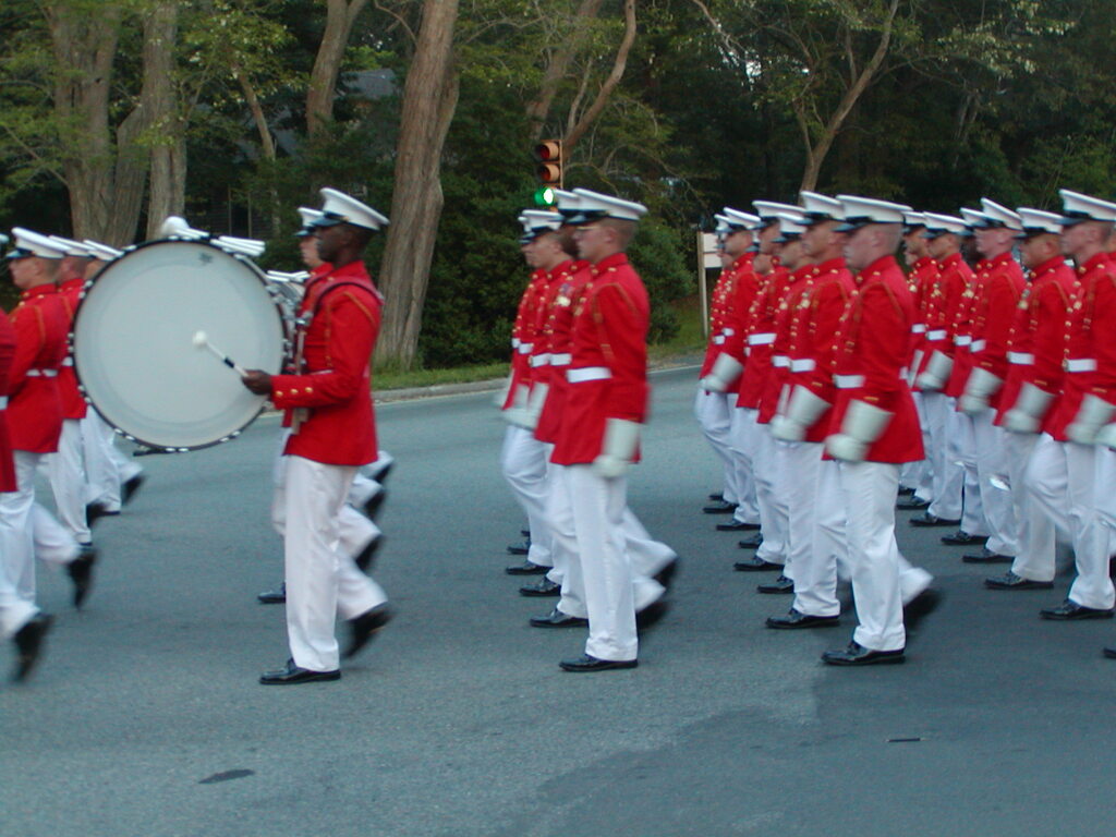 No description provided for: /2003/04-06/0625-marine-band/_4/photo70.html
